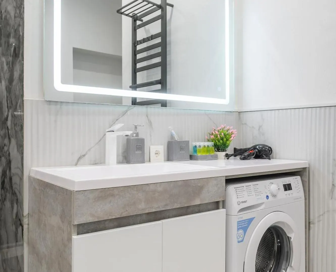 Гармония Пространства Рядом С Трц Mega На Розыбакиева Apartment Almaty